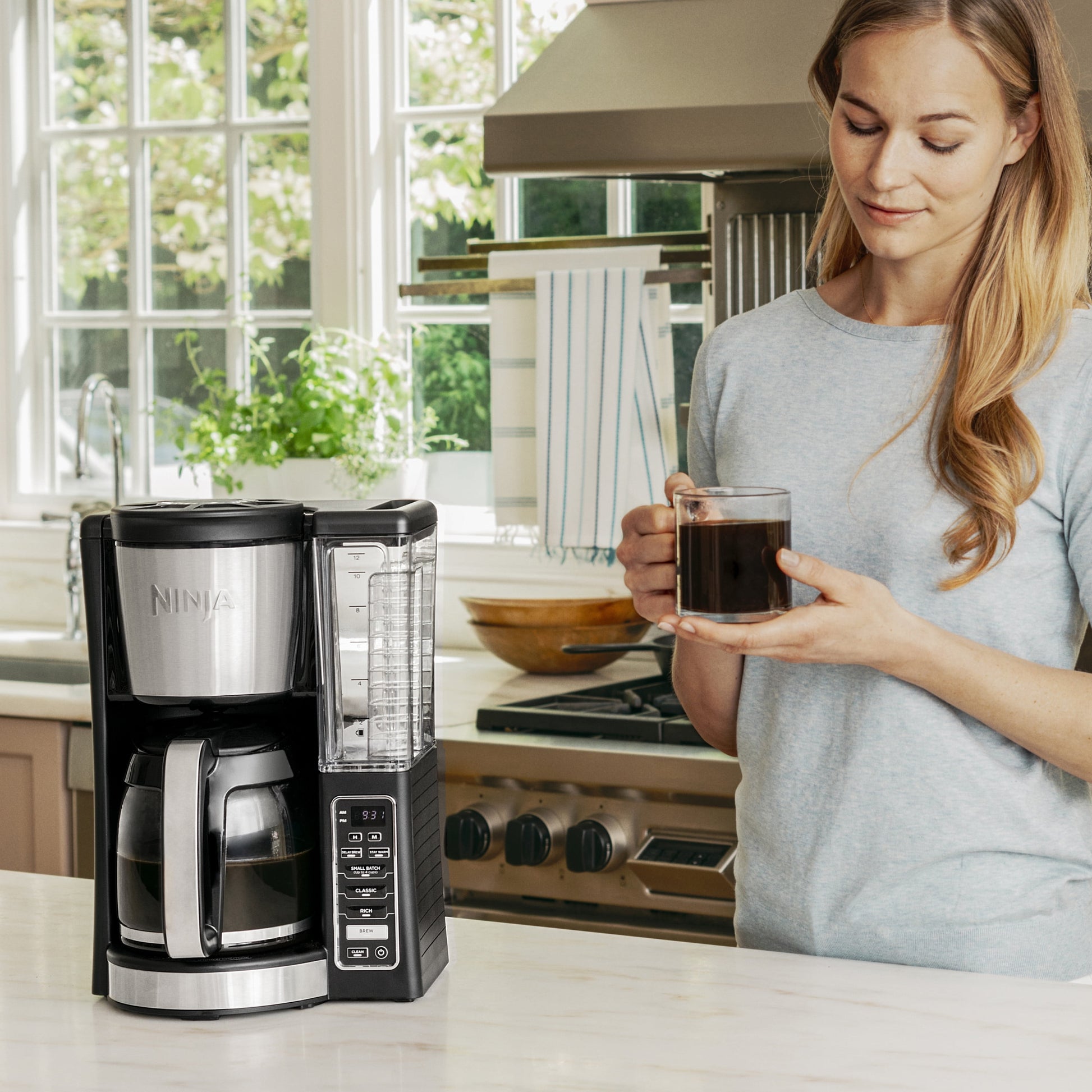 Ninja® 12-Cup Programmable Coffee Brewer CE200